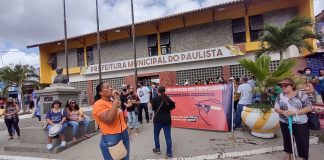 Professores da Rede Municipal do Paulista e comunidade escolar, realizam novo protesto na tarde desta quarta-feira(04)