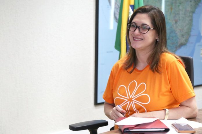 ministra-cristiane-brito-f2608f65-4222-4dc7-a963-e7763ed1db6a