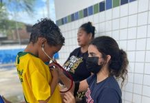 Alunos de Medicina da FITS atendem desabrigados em Jaboatão