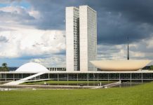 Congresso Nacional e a Eficiência dos Gastos, é o artigo de Carlos Rodolfo Schneider