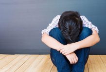 Violência física, psicológica ou sexual contra crianças e adolescentes pode ser identificada e denunciada