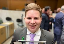 Presidente do CREF12/PE, Lúcio Beltrão, recebe Medalha da Educação Física em São Paulo