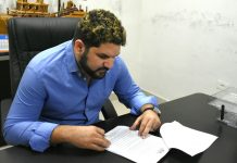Prefeitura de Itapissuma realiza cerimônia de assinatura de lei e lançamento de Bolsa Especial para a educação