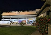 Iluminado de laranja, Aeroporto Internacional de Petrolina endossa campanha de cuidados contra o câncer de pele