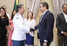 Paulo Câmara homenageia secretariado em último evento, no Palácio