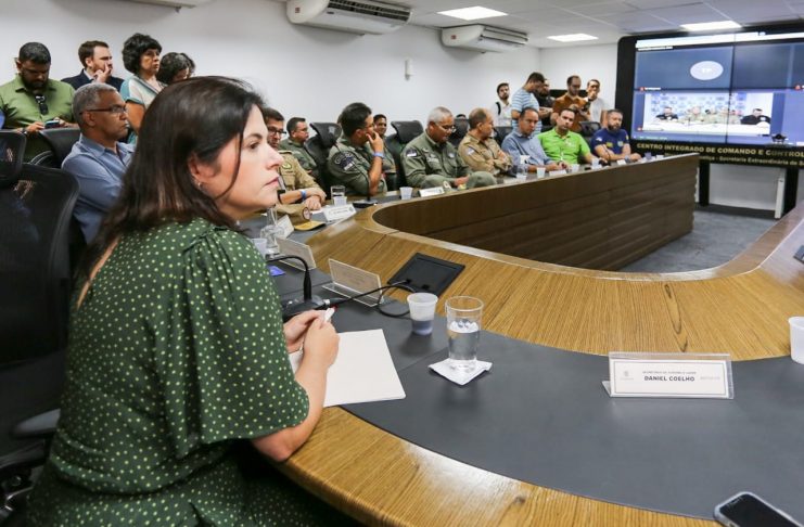 Priscila Krause, governadora em exercício de Pernambuco, abre oficialmente a Operação Carnaval, em reunião no Centro de Comando da SDS