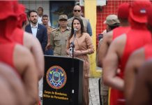 Governadora Raquel Lyra anuncia mais de R$ 23 milhões em investimentos para o Corpo de Bombeiros, e assina edital para prevenção e mitigação de incidentes com tubarões