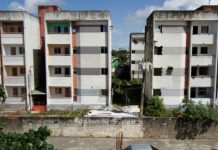 Moradores do Conjunto Residencial Eldorado, no bairro do Arruda, em Recife, interditado desde 2013, realizam ato para cobrar respostas da justiça
