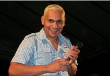 Chrigor anima tarde de samba e pagode no Manhattan Café Theatro