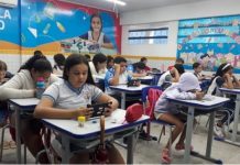 Congresso da AMUPE recebe tecnologia que promete inovar as salas de aula