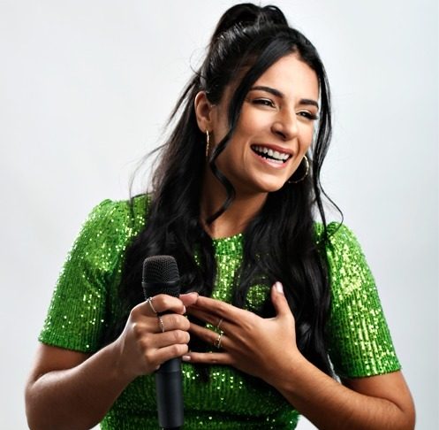 Mayara Dias leva muita diversão e alegria para o “Boteco 365”, no Clube Internacional do Recife, nesta sexta (29)