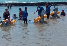 Prefeitura do Recife promove banho de mar assistido para Crianças com Deficiência