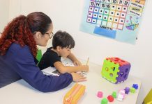 Alfabetização inclusiva: como o acompanhante terapêutico contribui para o desenvolvimento escolar da criança com autismo