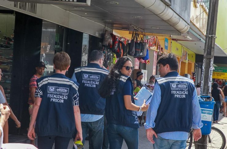 Procon Jaboatão fiscaliza reajustes abusivos nos preços de repelentes