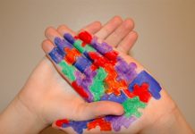 Iniciativa promove discussão sobre diagnóstico tardio de Autismo