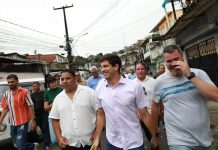 Prefeitura do Recife entrega escadarias no Vasco da Gama