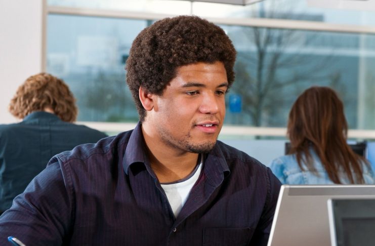 SESI-PE oferece 300 vagas para cursos de qualificação profissional gratuitos e a distância