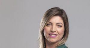 Onde devem ser descartados eletroeletrônicos e eletrodomésticos sem uso? É o artigo de Helen Brito