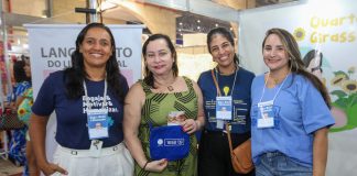 Livro relata histórias de parto normal em Jaboatão