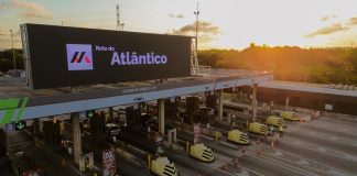 Inovação e sustentabilidade nas rodovias: super telão de LED amplia comunicação com motoristas na Rota do Atlântico