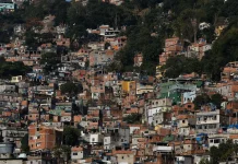 Quase 16,4 milhões de pessoas moram em favelas no Brasil, revela Censo