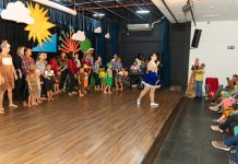 Crianças e jovens autistas atendidos pelo Instituto Dimitri Andrade apresentam espetáculo de Natal no Recife