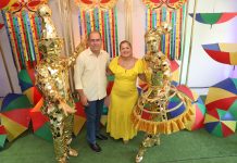 Jaboatão: Prefeito Mano Medeiros prestigia Baile de Carnaval dos aposentados e pensionistas