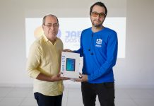 Prefeito Mano Medeiros faz entrega de tablets para agentes comunitários de Saúde do Jaboatão