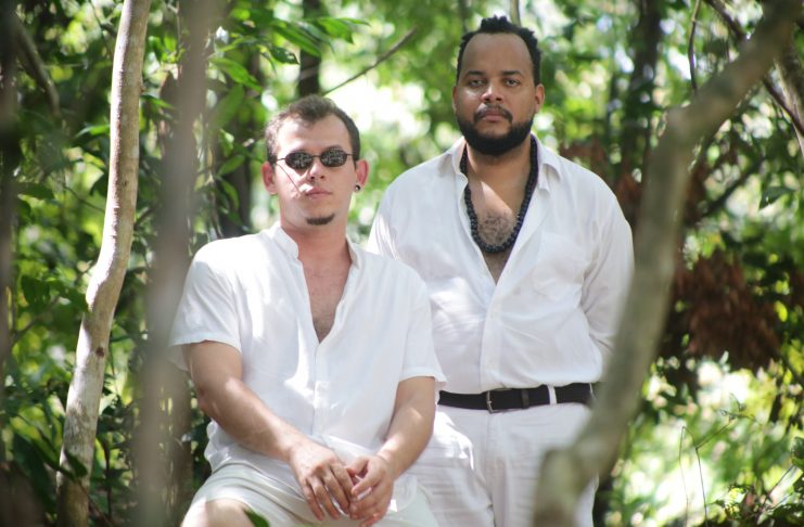 Jonatas Onofre e Nando Zé levam aulas espetáculo “Olho d’água” a escolas públicas, com foco em sonoridades da música pernambucana