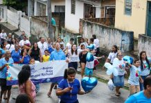 Jaboatão: Caminhada em Muribeca alerta sociedade para cuidar da criança com autismo