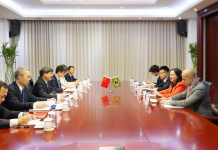 Na China, Ministério das Comunicações troca experiências de tecnologia com governo local