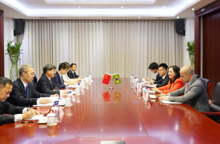 Na China, Ministério das Comunicações troca experiências de tecnologia com governo local