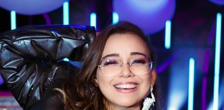Shopping Costa Dourada promove show gratuito da cantora Vikki