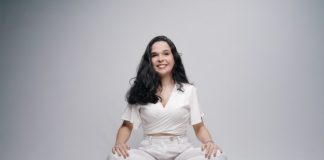 Poetisa Isabelly Moreira promove oficina de literatura para mulheres no Cais do Sertão