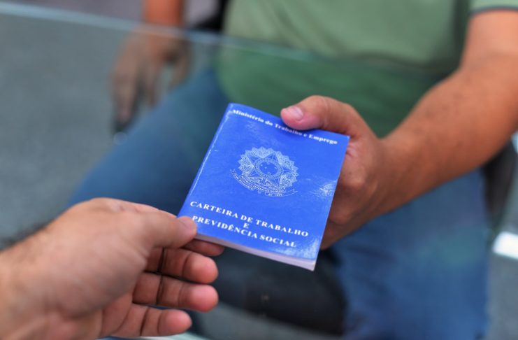 CAGED: Recife foi a capital do Nordeste que mais criou empregos em agosto de 2025