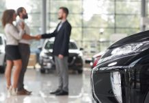 Feirões de automóveis oferecem oportunidades em tempos de cautela econômica