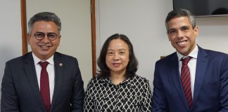 Jarbas Filho recebe visita da Cônsul-Geral da China, Lan Heping, na ALEPE