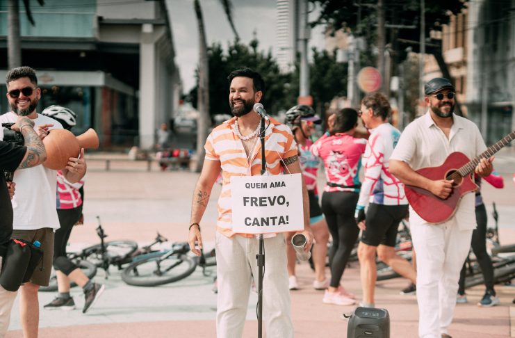 Frevo Acústico: cantor Robertto promove espetáculo gratuito no Teatro Barreto Júnior