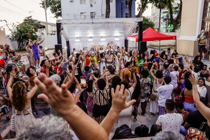 MULHERES-NA-RODA-DO SAMBA-181125