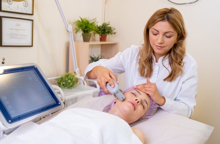 Cuidados estéticos e avanços tecnológicos serão temas de evento gratuito nesta 2ª feira (17)