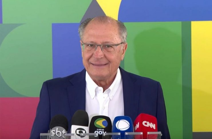 Alckmin diz que a nova ordem executiva dos EUA está na direção correta, e destaca continuidade das negociações