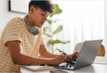 Pé-de-Meia: estudantes já podem consultar dados no portal do MEC