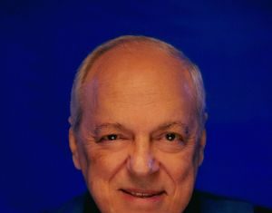 Ícone da MPB, Toquinho celebra 60 anos de carreira e apresenta no Recife, a turnê “Só Tenho Tempo Pra Ser Feliz”