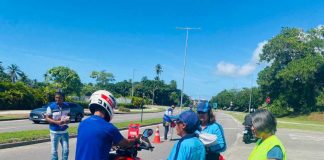 Blitz educativa orienta usuários de motos elétricas no Paiva