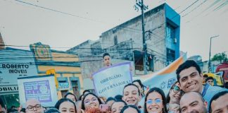 Juntos Pela Educação: Governo de Pernambuco inicia pagamento do Pix Tênis para alunos da rede estadual