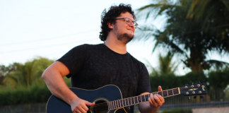 Projeto Som na Praça, do Shopping Costa Dourada, recebe o cantor Marcelo Vilar