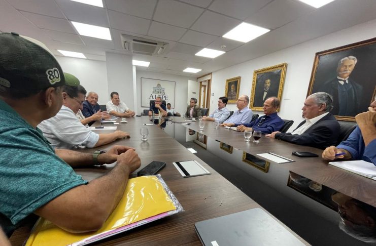 TRATORES NAS RUAS: Alepe aposta na briga com governo estadual pela LOA e abandona setor da cana em crise. Em reação, AFCP e Sindicape prometem protesto