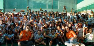 Ação de Páscoa para as crianças do Instituto Shopping Guararapes