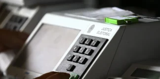 Onze governadores renunciam para disputar eleições de outubro