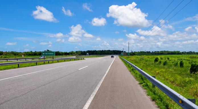 Feriado de Tiradentes deve intensificar fluxo de veículos nas rodovias Rota do Atlântico e Rota dos Coqueiros, em Pernambuco